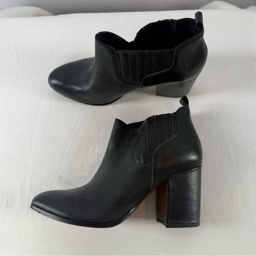 Kelsi Dagger Leather Pull‎ On Heeled Bootie in Black Size 9.5